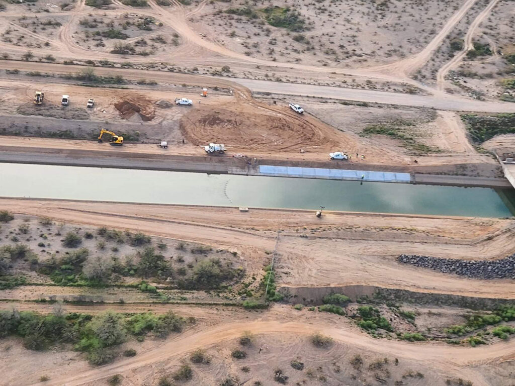 Aerial view of CAP crews working on Pool 15